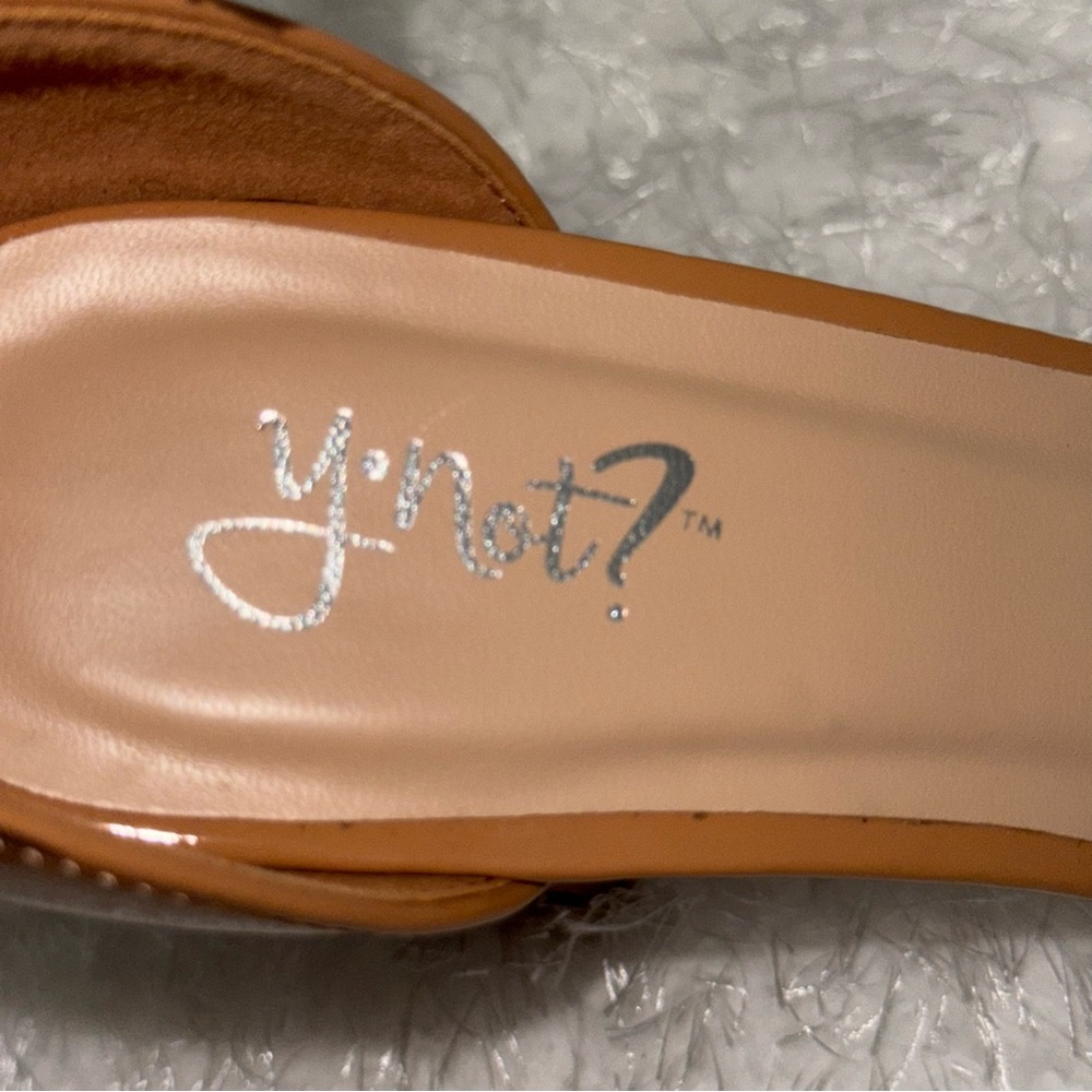 Y Not Womens Tan Patent Ankle Strap Block Heel Sandals Size 9M - Picture 2 of 8